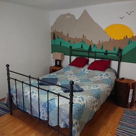 Katy'S Studio Apartment Brasov Luaran gambar