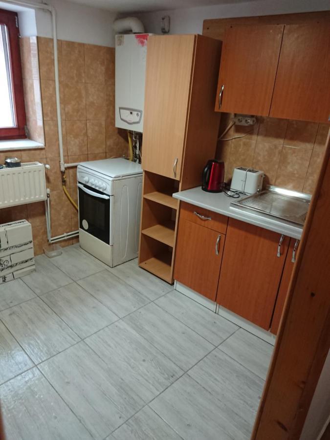 Katy'S Studio Apartment Brasov Luaran gambar