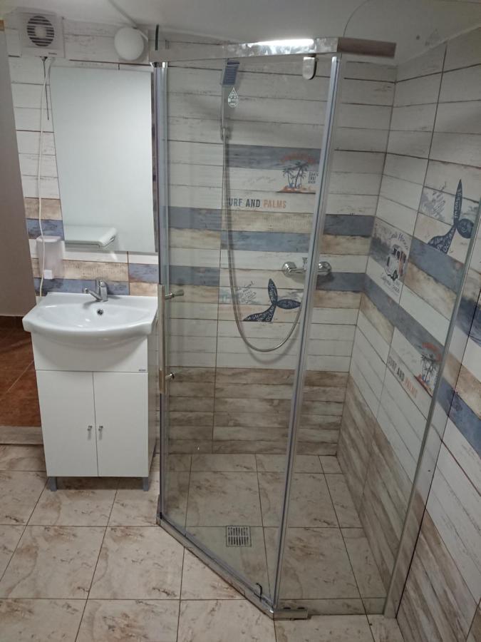 Katy'S Studio Apartment Brasov Luaran gambar