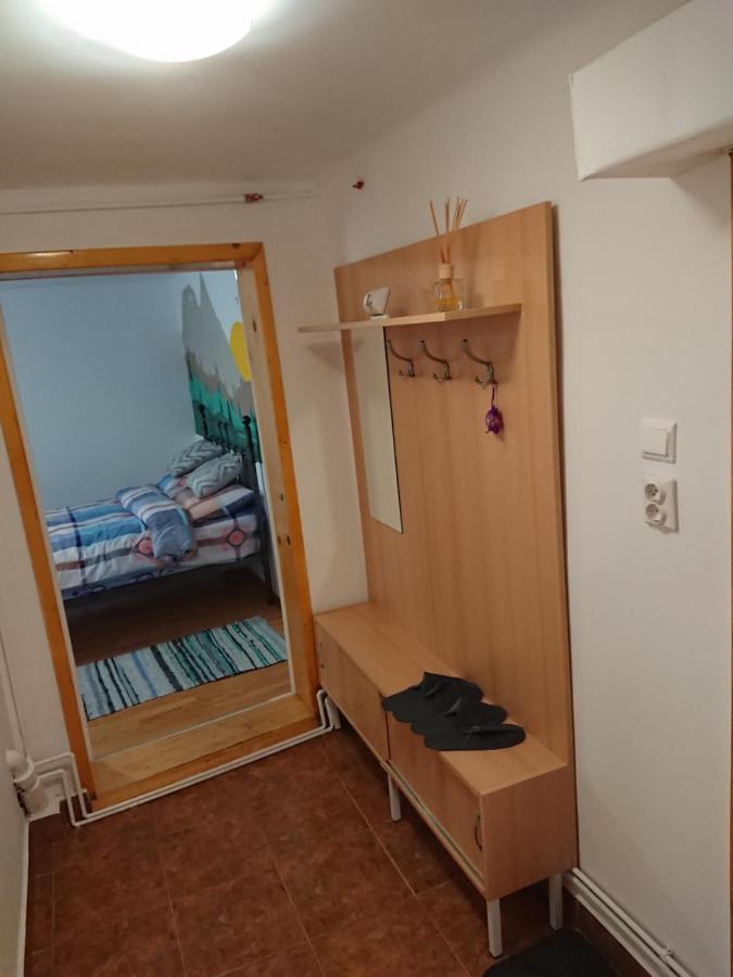 Katy'S Studio Apartment Brasov Luaran gambar