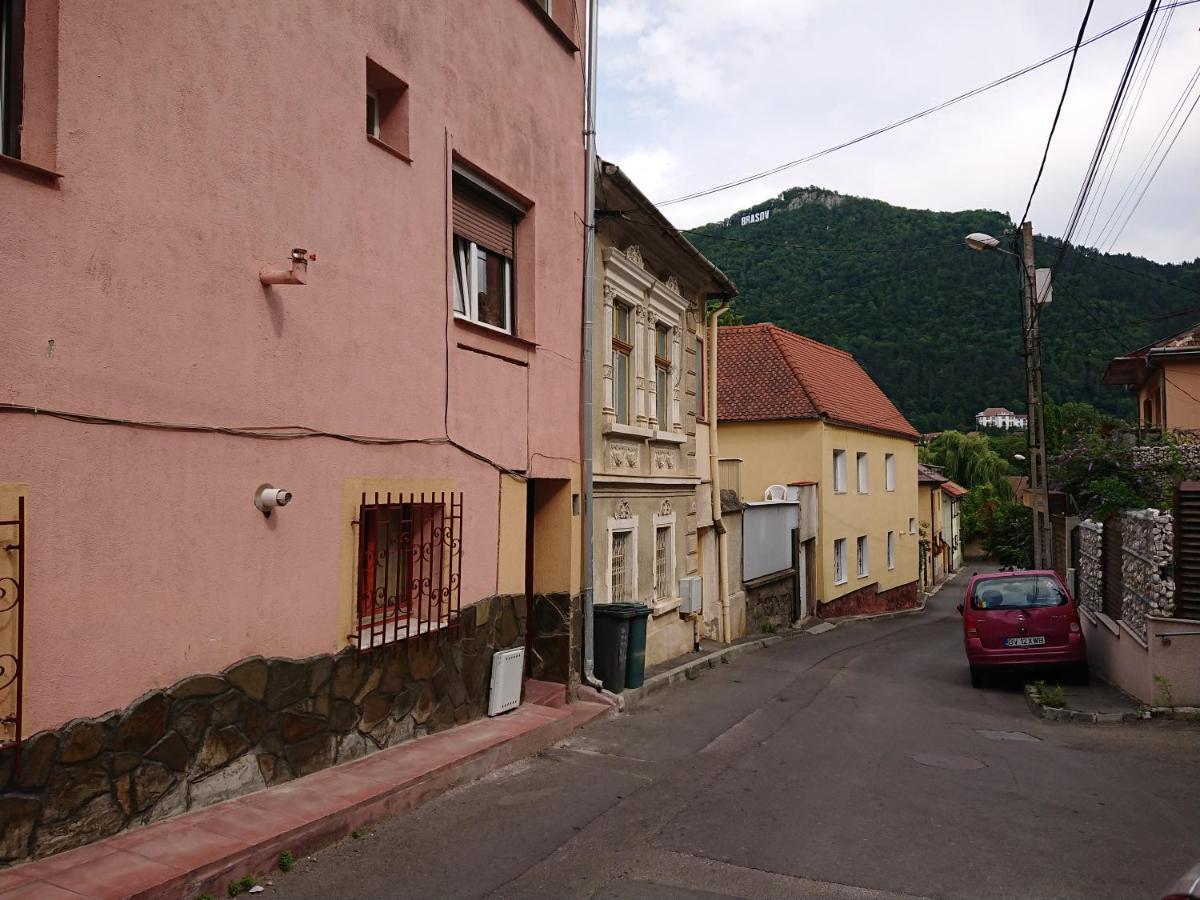 Katy'S Studio Apartment Brasov Luaran gambar